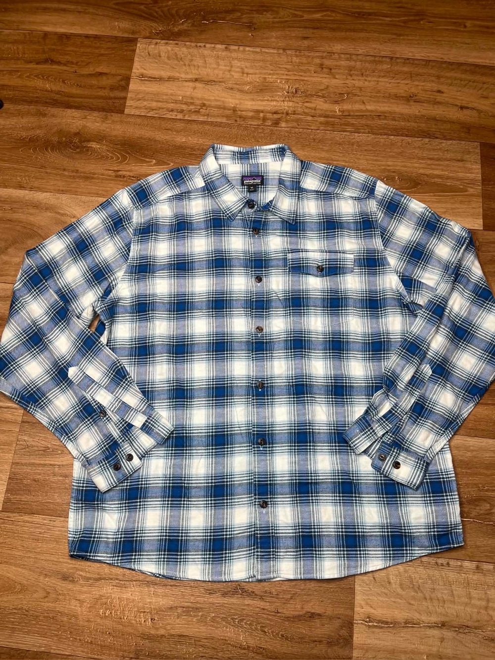 Patagonia Flannel Shirt Men XLarge Blue Plaid Organic Cotton Long Sleeve